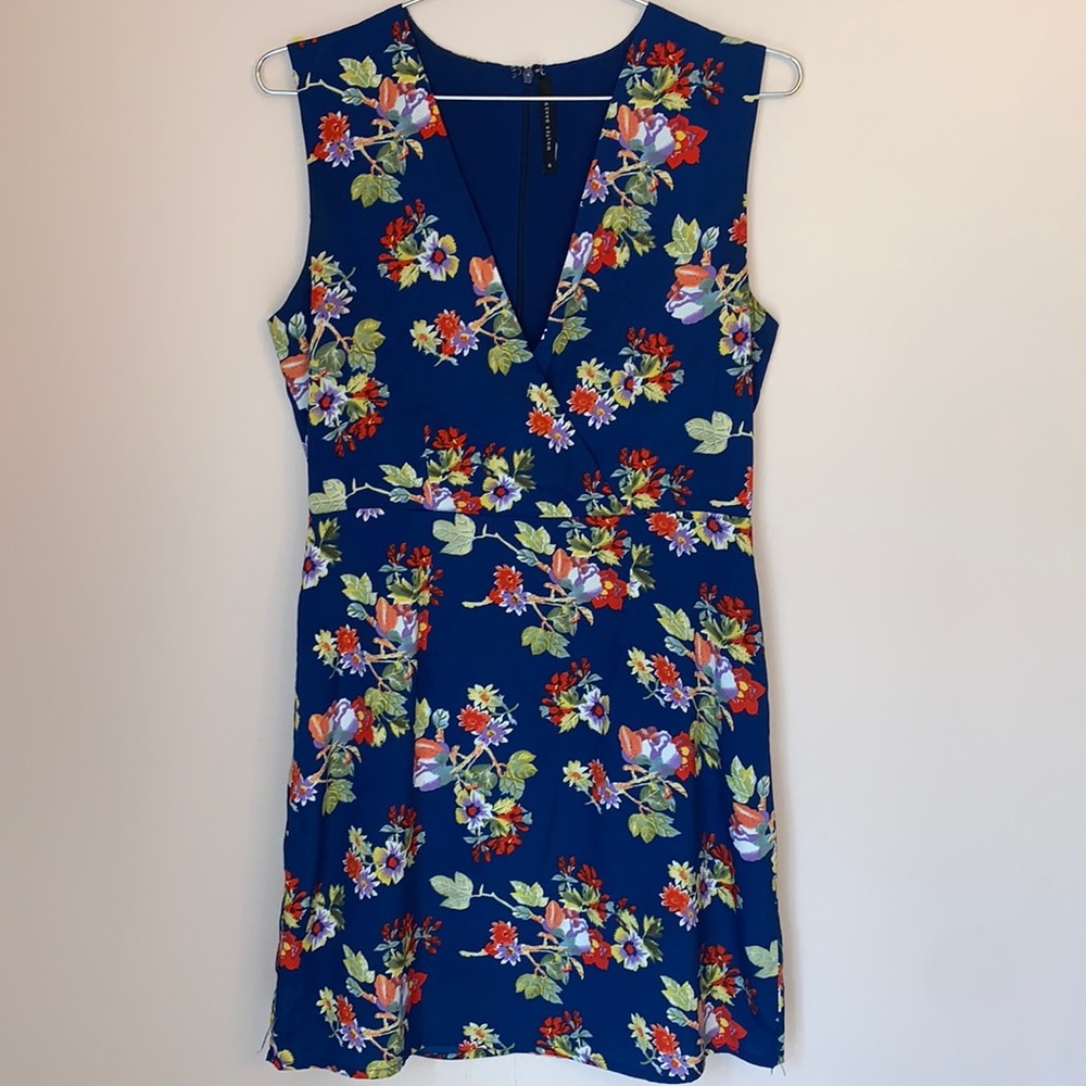 3/$30! Walter Baker Blue Floral Sleeveless V-Neck Mini Cocktail Dress- Size 4